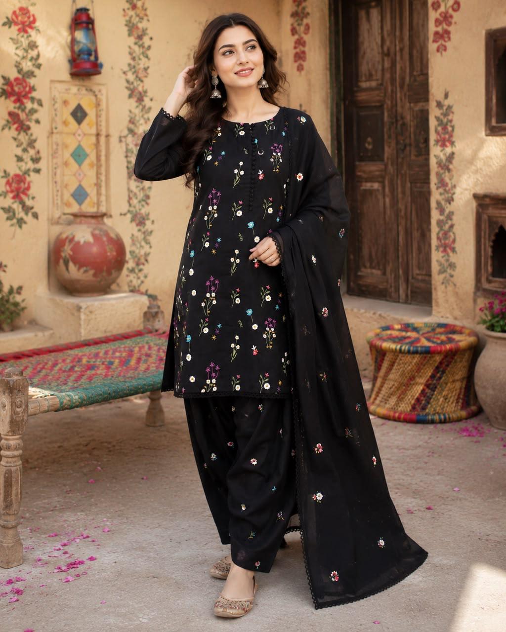 Elegant Black Embroidered Lawn 3-Piece ✨
