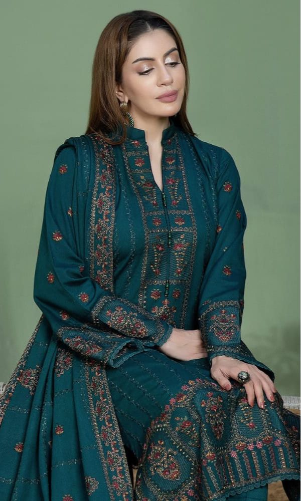 Noor-E-Fajar - 3PC Full Embroidered Lawn Suit