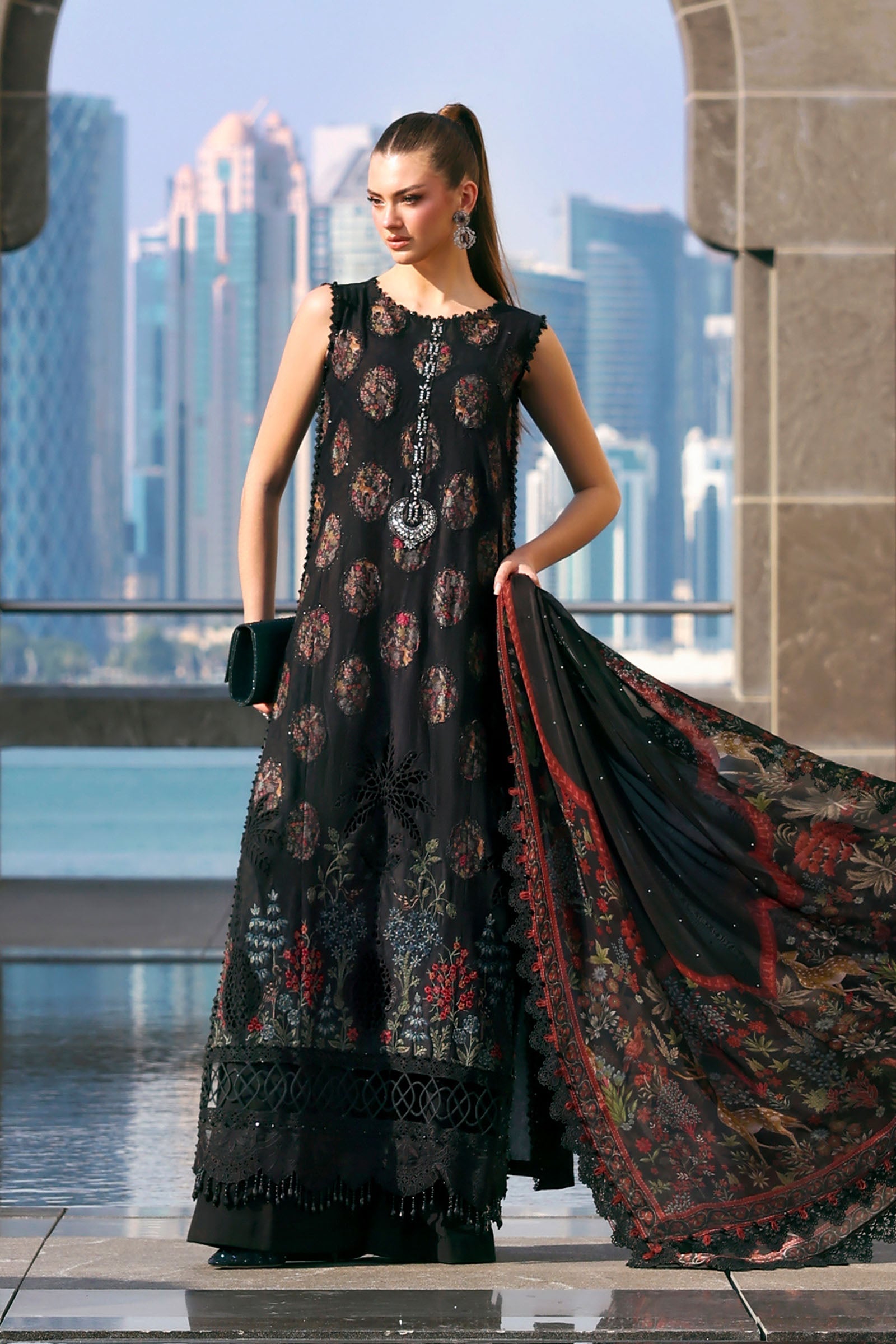 MARIA B Premium Embroidered Lawn – 3 PC Unstitched